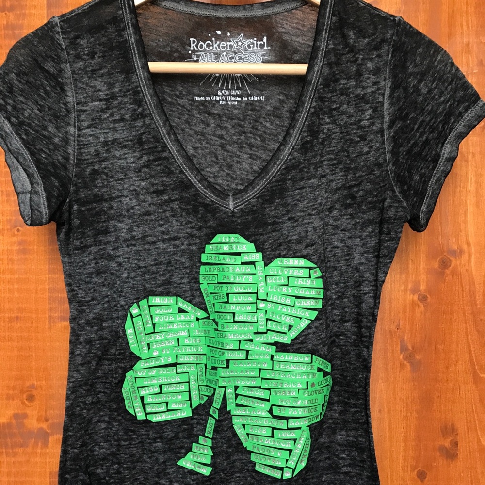 2 festive t-shirts: St. Paddy’s Day & Christmas